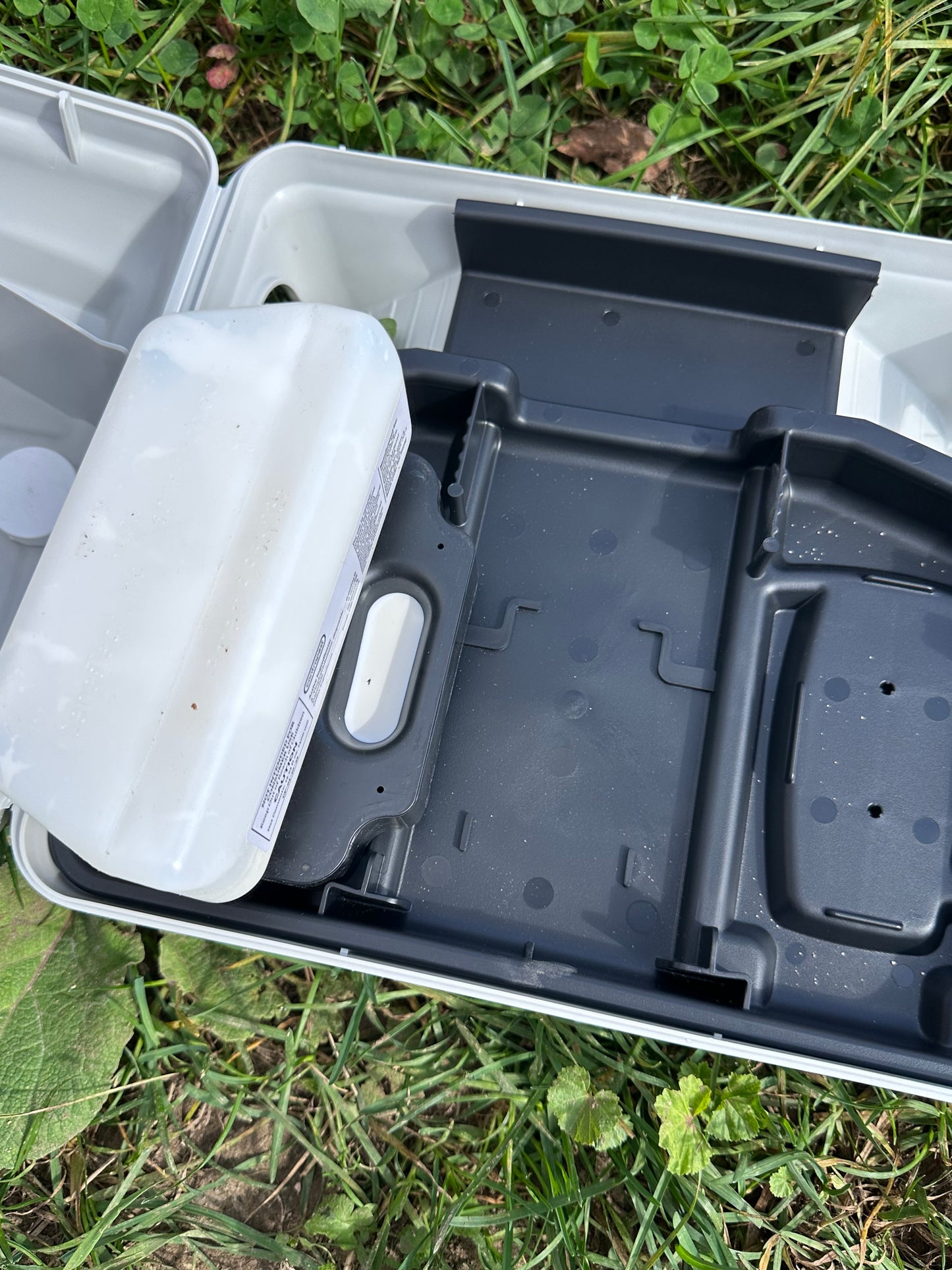 Feeder Tray for ~ContraPest Legacy Refill Tank~ 13.5 oz